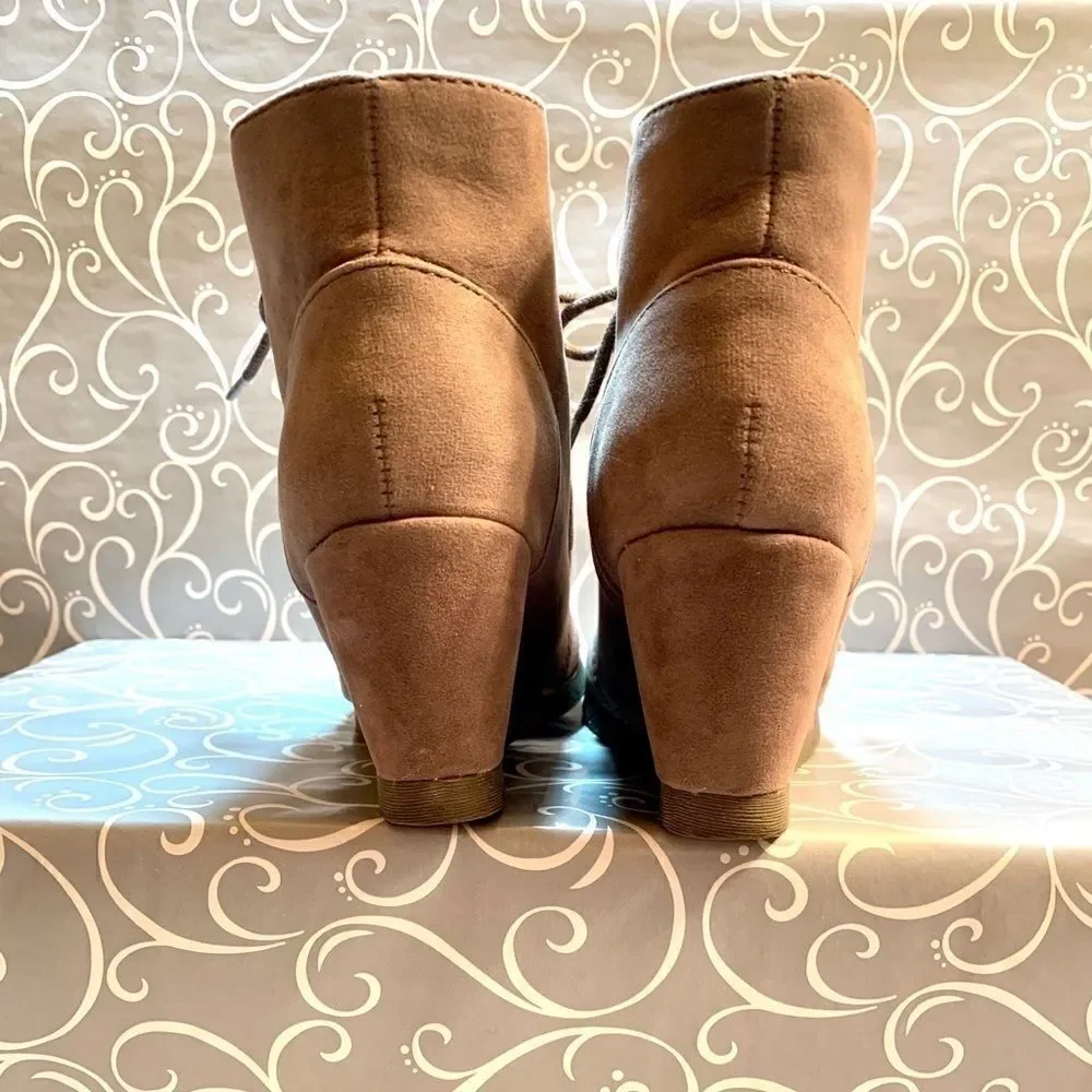 Madden Girl Beige Suede Wedge Booties Size 6